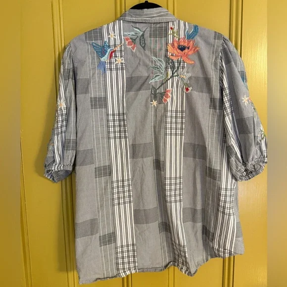 Johnny Was Embroidered Shirt - Picture 2 of 2